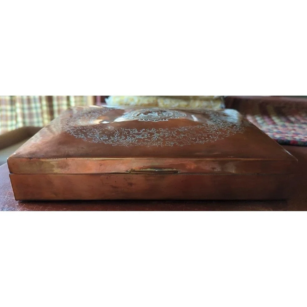 ANTIQUE COPPER TREASURE Trinket Jewlery Storage BOX Lion Etched Engraved Pretty